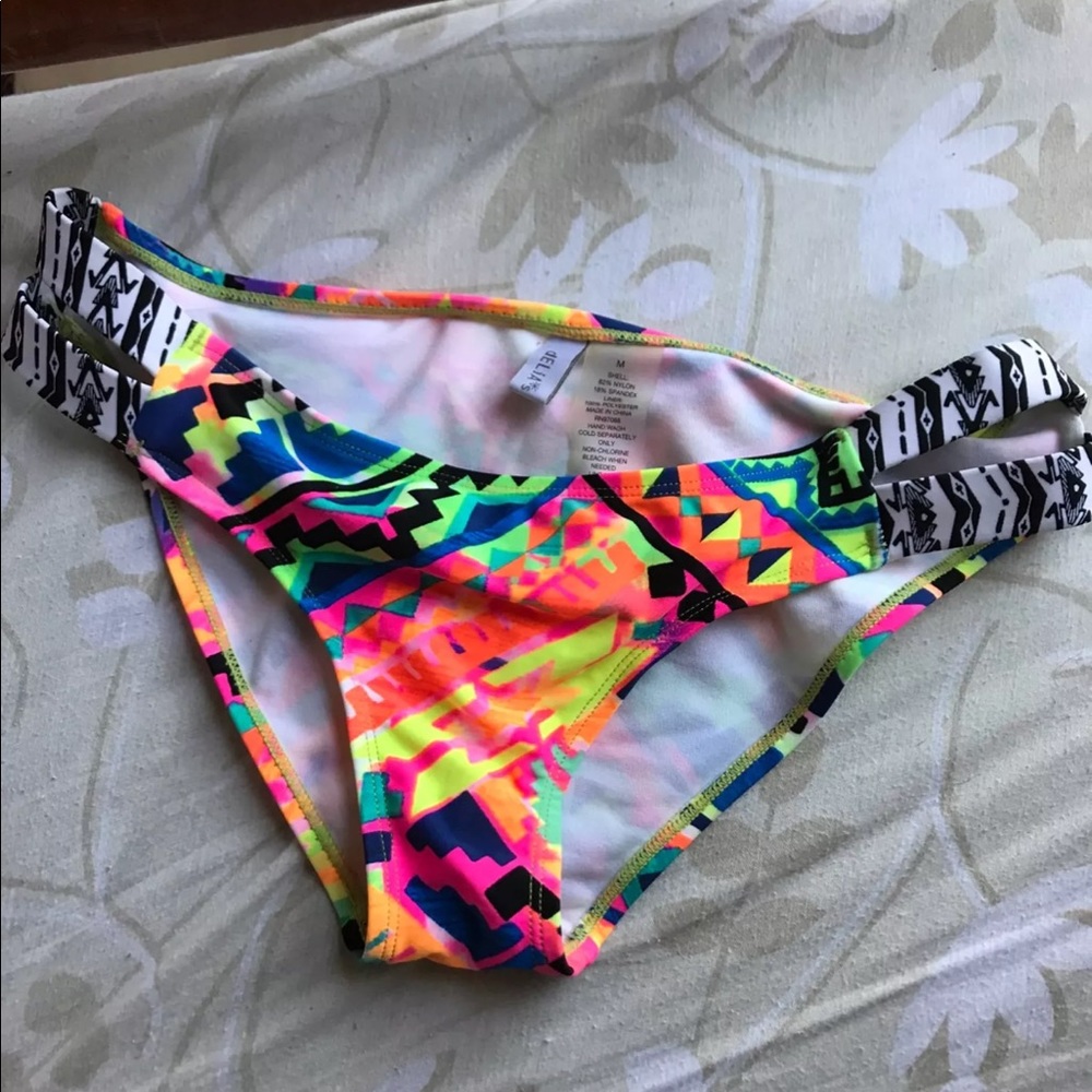 Bikini bottoms